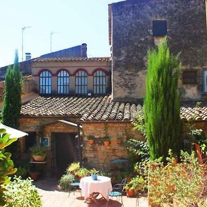 Torroella de Montgrí Hostal La Riera Exterior photo