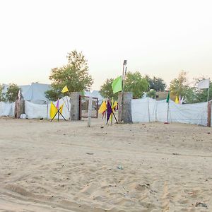 מלון Sām Oyo 26228 Royal Camps Exterior photo