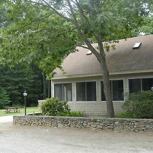 פורטסמות' Wren'S Nest Village Inn Exterior photo