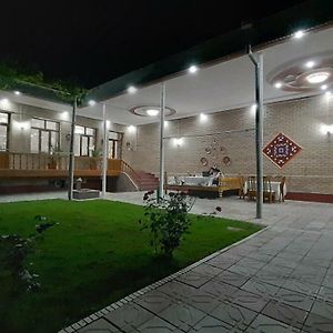 סמרקנד Saroy Guest House Exterior photo