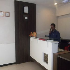 מלון נאווי מומבאי New Kubers Residency Exterior photo