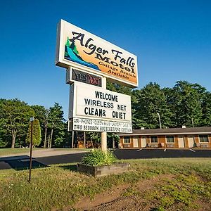 מוניסינג Alger Falls Motel Exterior photo