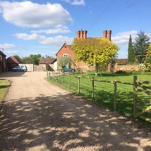 בית הארחה גרייט מלברן 	Gilberts End Farm Exterior photo