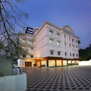 Kizhake Chālakudi Hotel Sidhartha Chalakudy Exterior photo