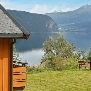 Reed Three-Bedroom Holiday Home In Utvik 1 Exterior photo