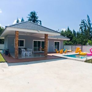 הואה הין Atomic Pool Villa Exterior photo