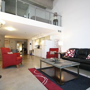 ססקאטון Downtown Loft Style Condo Heated Parking Exterior photo