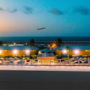 וילמסטאד Curacao Airport Hotel Exterior photo