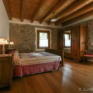 לינה וארוחת בוקר Lastebasse Il Capriolo Felice - Agriturismo Exterior photo