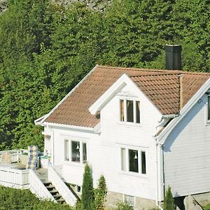 Homme 4 Bedroom Beautiful Home In Lindesnes Exterior photo