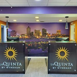 מלון La Quinta By Wyndham Memphis Airport Graceland Exterior photo