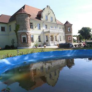 מלון Gutshaus Darsikow Exterior photo