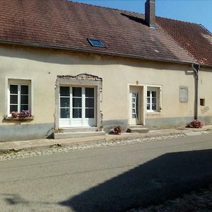 Frasne-les-Meulieres Chambres Chez L Habitant Exterior photo