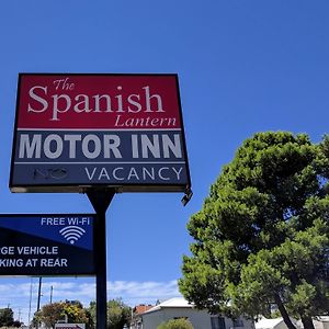 פארקס The Spanish Lantern Motor Inn Exterior photo