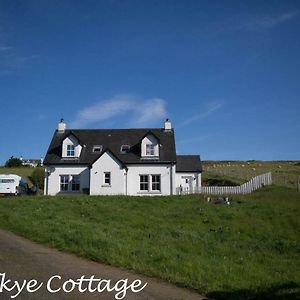 Kingsburgh Cosy Skye Cottage Exterior photo