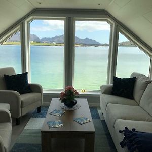 הוילה לקנס Luxurious Cabin By The Waterfront Exterior photo