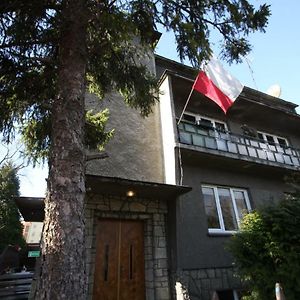 דירות צ'סטוצ'ובה Zwirki Exterior photo