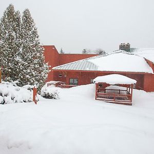 Newry Snow Cap Inn Exterior photo