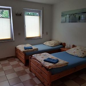 דירות Gaestezimmer Auf Dem Campingplatz קונז Exterior photo