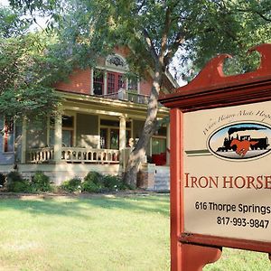 גרנברי Iron Horse Inn Exterior photo