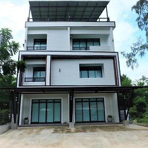 אפרטהוטל Ban Nong Sua  Rublom Chomview Pranburi Exterior photo