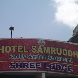 פונה Samruddhi And Shree Inn Lodge Exterior photo