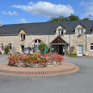מלון Mézangers Au Relais Du Gue De Selle Exterior photo