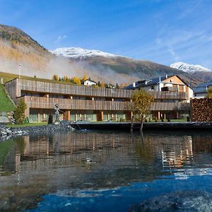 Brail Relais & Chateaux In Lain Hotel Cadonau Exterior photo