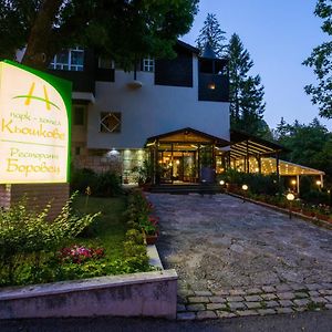 שומן Family Park Hotel Kyoshkove Exterior photo