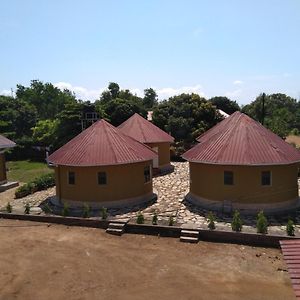 Pakwach Kalalo Cottage Inn Exterior photo