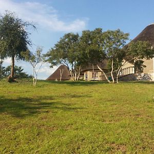 Pakwach Parkside Safari Lodge Exterior photo