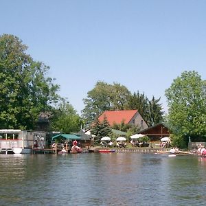 דירות שוורין Ferien Am See Exterior photo