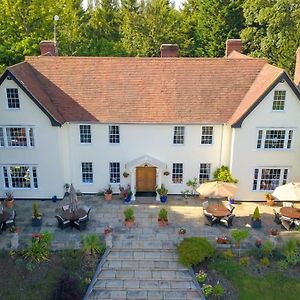 האברהיל Sturmer Hall Hotel And Conference Centre Exterior photo