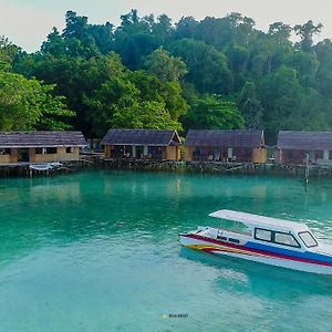 Rabia Hamueco Dive Resort Raja Ampat Exterior photo