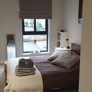 הורספורת' 1 Double Guest Bedroom In My Home North Leeds Exterior photo