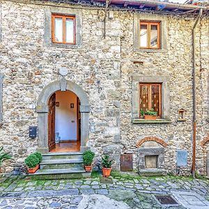 Ghivizzano Lovely Apartment In Gioviano -Lu- With Kitchen Exterior photo