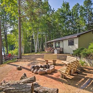 הוילה מניסטיק Lakefront Cabin With Private Dock And Beach! Exterior photo