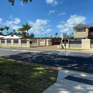 Hervey Bay Motel Exterior photo