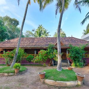 Alappuzha Oyo 14976 Ritu Beach Resort Exterior photo