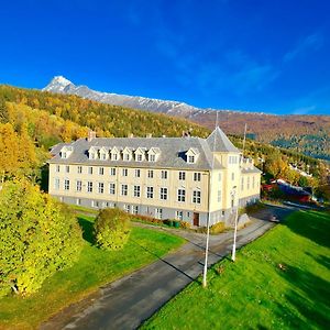 מלון Lyngseidet Solhov, Castle Of The Lyngen Alps Exterior photo