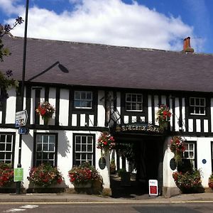 סאות'וול The Saracens Head Hotel Exterior photo