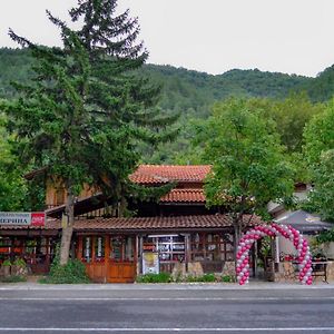 Kresna Hotel Restaurant Merina Exterior photo