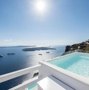 אימרוביגלי Aqua Luxury Suites Santorini Exterior photo
