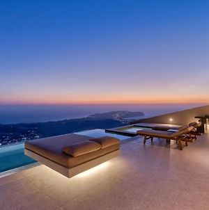 Pýrgos Santorini Sky, Luxury Resort Exterior photo