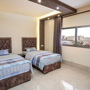 עקבה Al Riyati Hotel Apartments Exterior photo