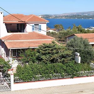 לאסי Tzivras Villa & Apartments Exterior photo