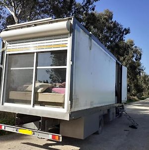 ברוכים קלע אלון Luxury Caravan Truck In The Golan Heights Exterior photo