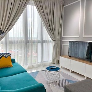 דירות באזור Kota Bharu מרכז העיר, בגודל 69 מר, עם 2 חדרי שינה ו- 1 חדרי רחצה פרטיים Exterior photo