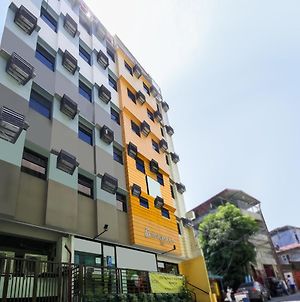 מנילה Oyo 860 Premium Nest Nano Suites Makati Exterior photo