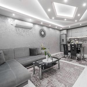 אסנובגראד City Apartments - A Brand New Luxury & Comfy. Exterior photo